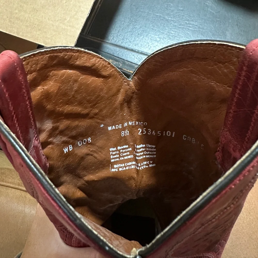 Elegant Burgundy Heeled Boots - Picture 5 of 5